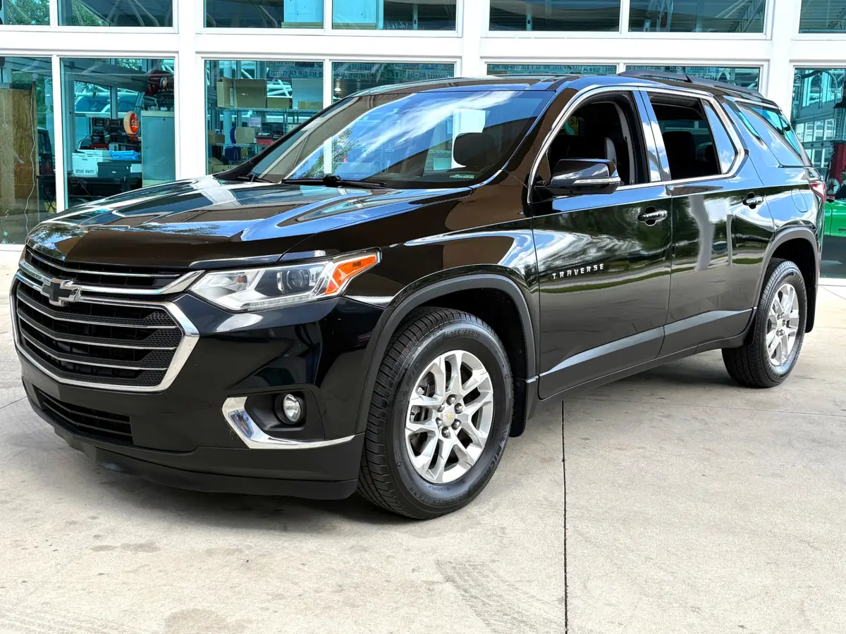 Vehicle photo 11