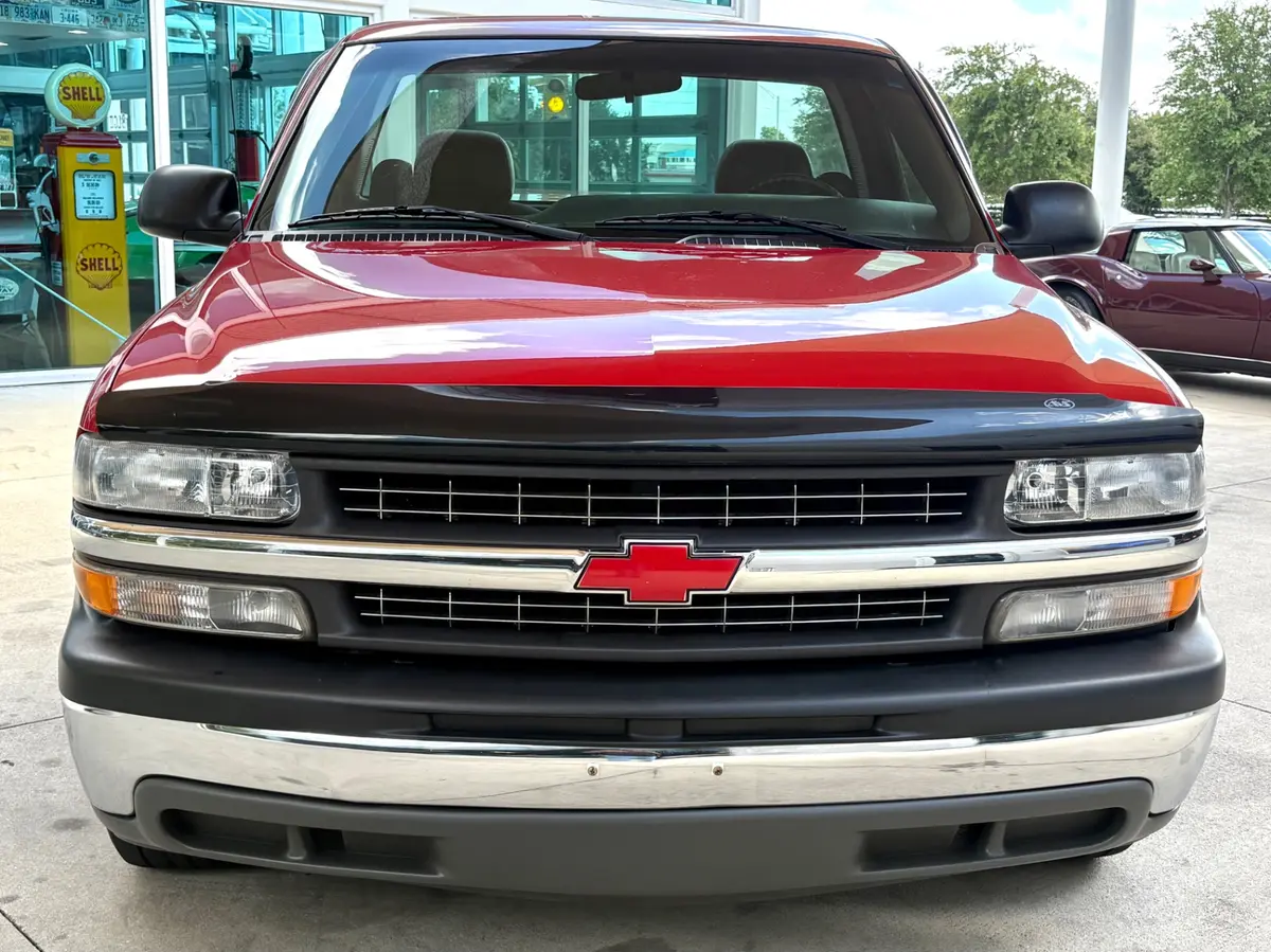 Vehicle photo 2