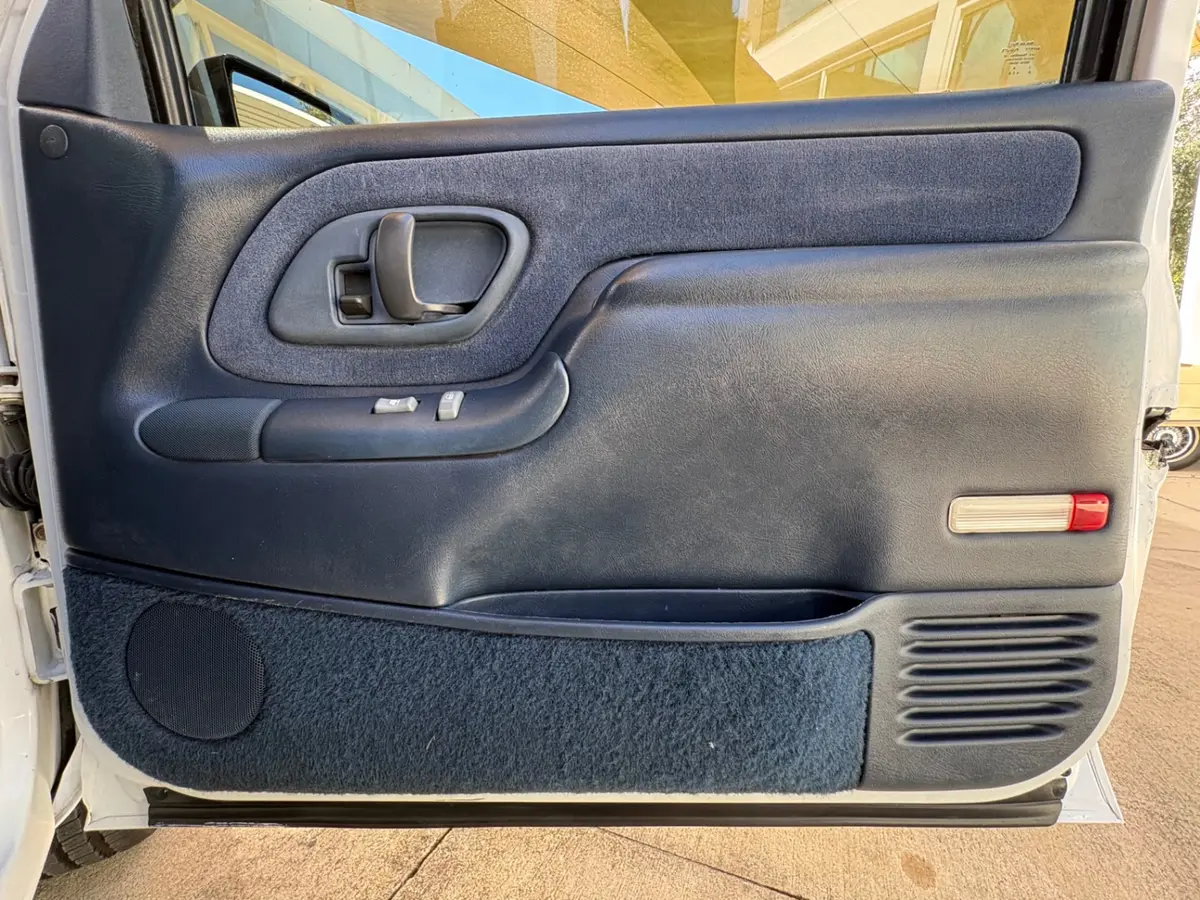 Vehicle photo 39
