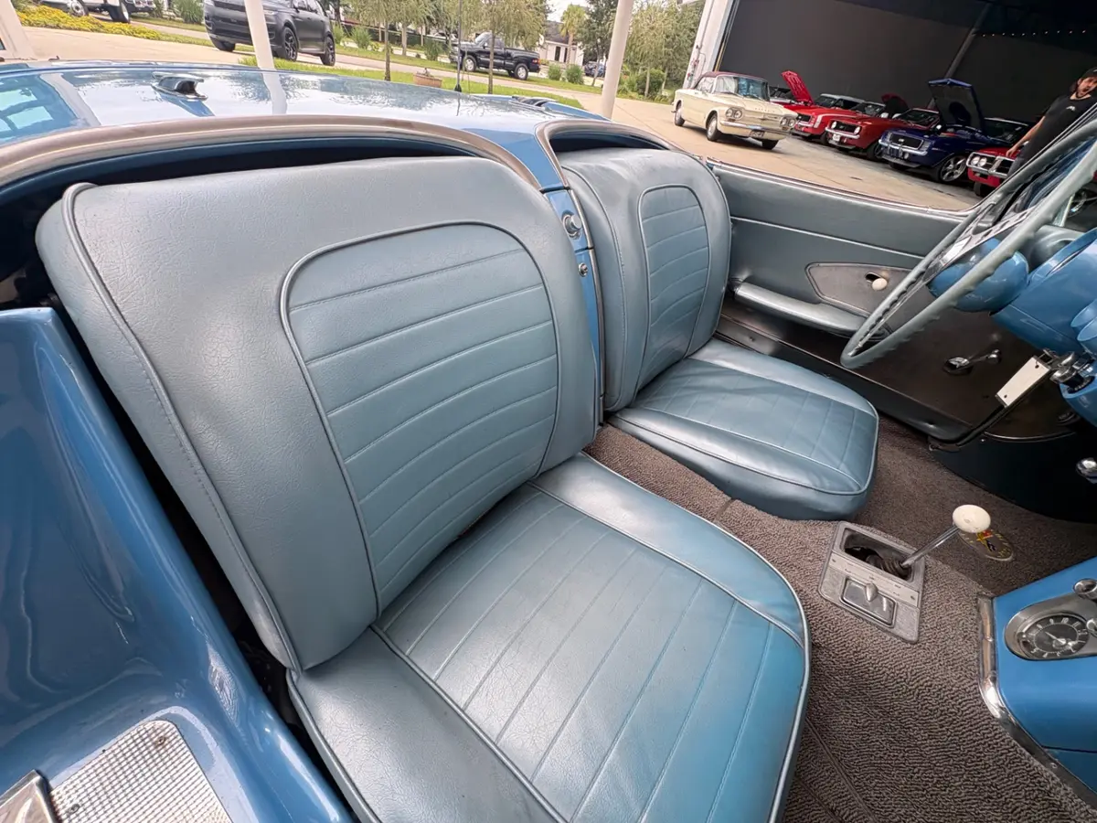 Vehicle photo 40