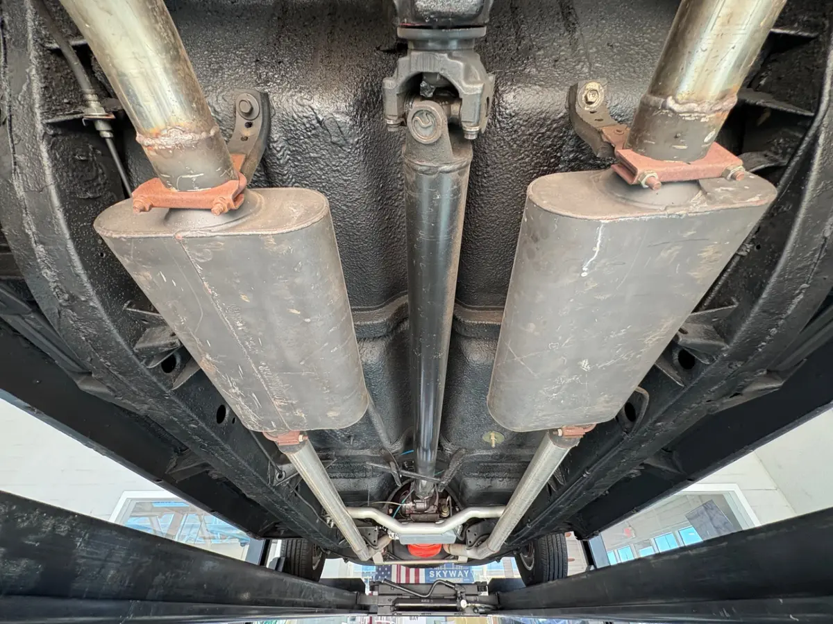 Vehicle photo 45