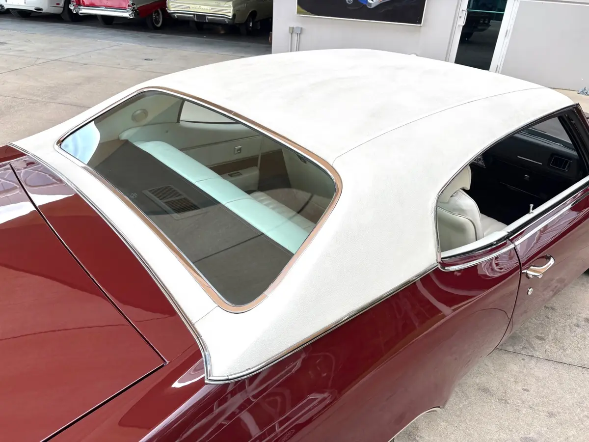 Vehicle photo 28