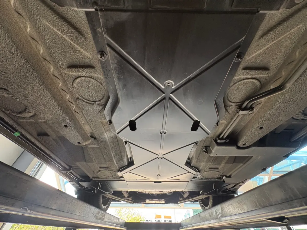 Vehicle photo 53