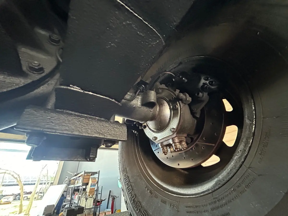Vehicle photo 34