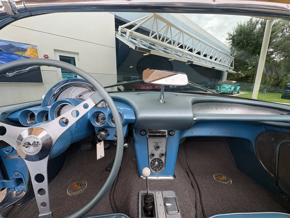 Vehicle photo 35