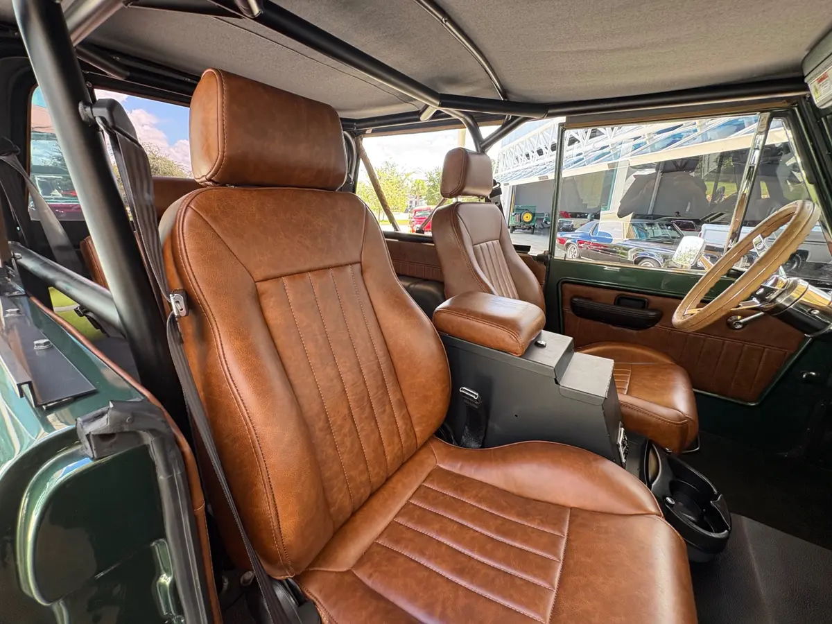 Vehicle photo 56