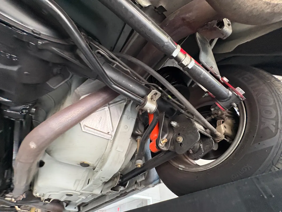 Vehicle photo 43
