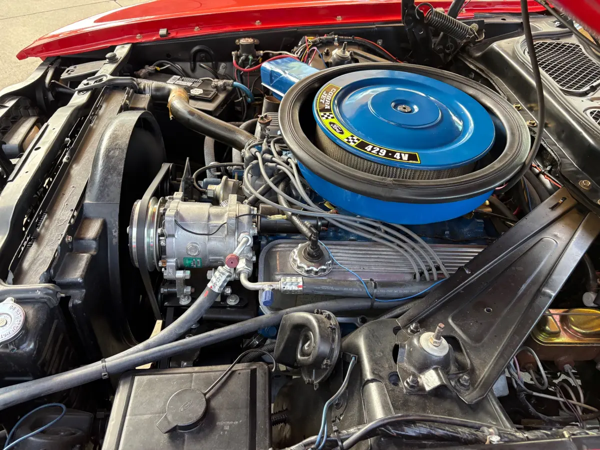 Vehicle photo 30