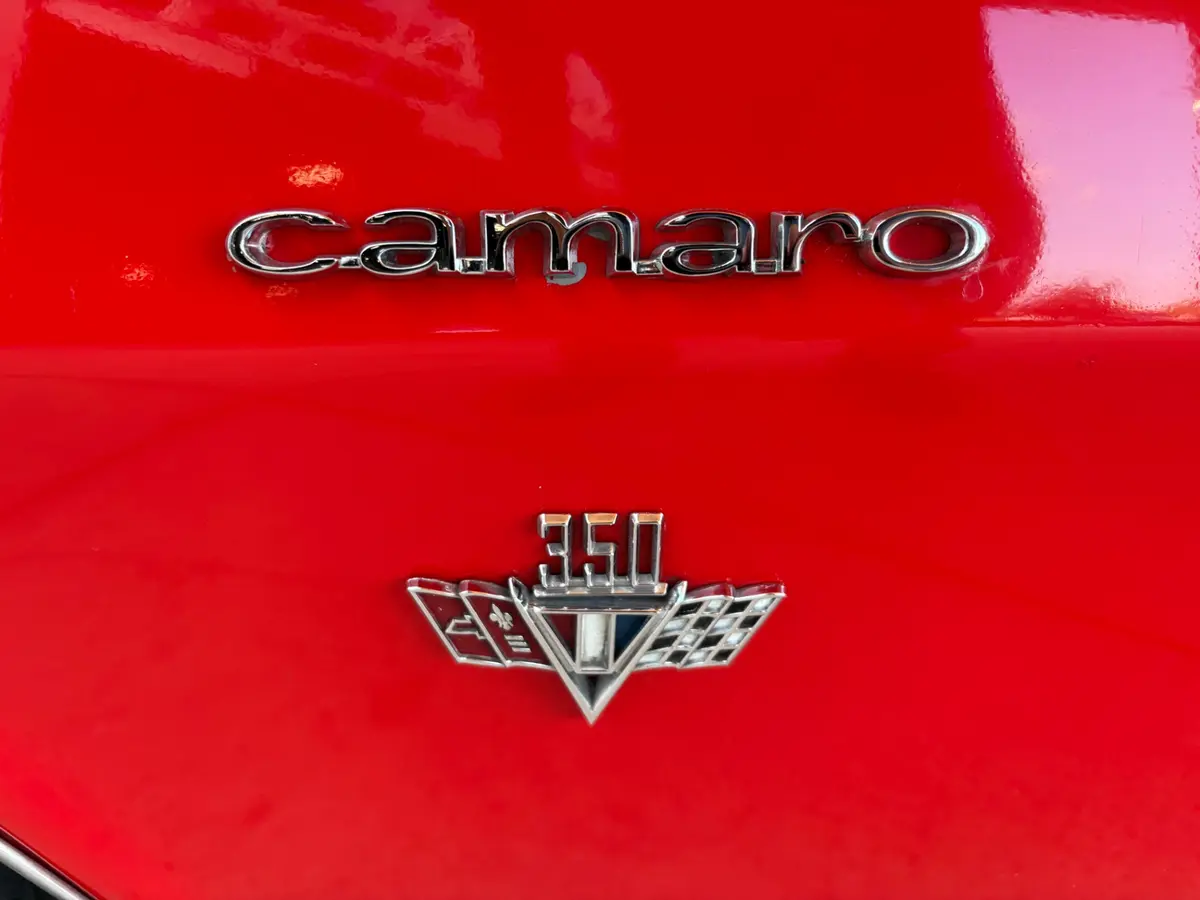 Vehicle photo 23