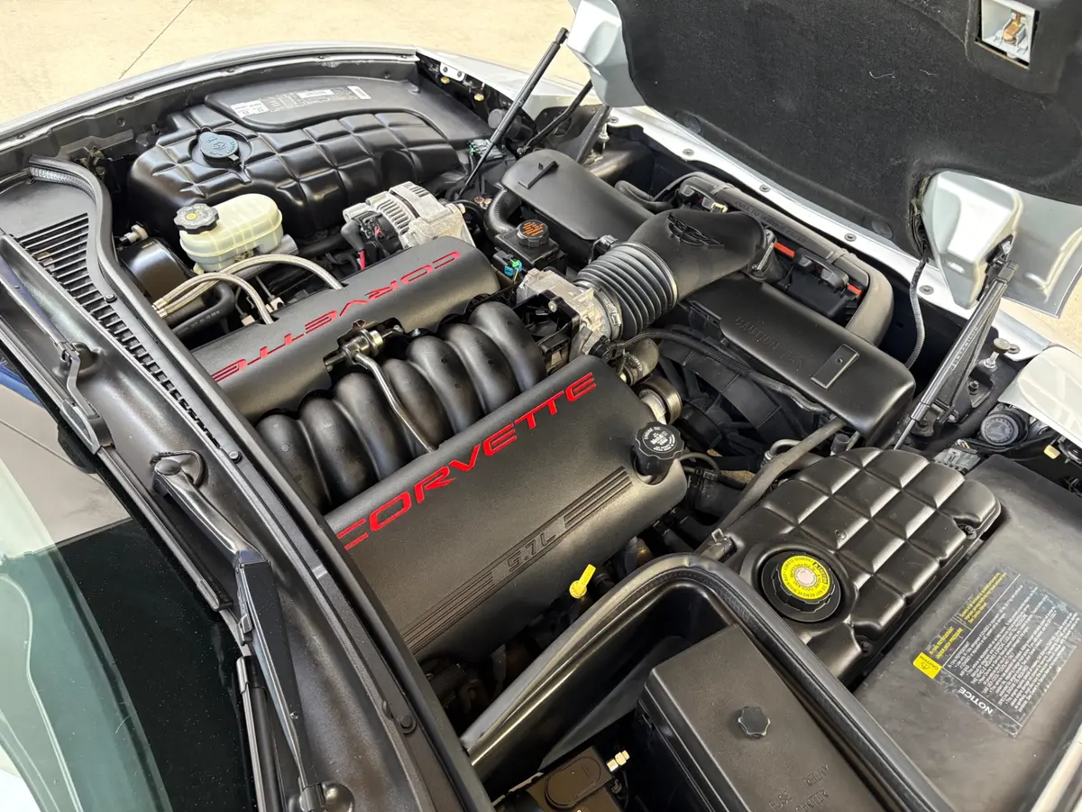 Vehicle photo 31