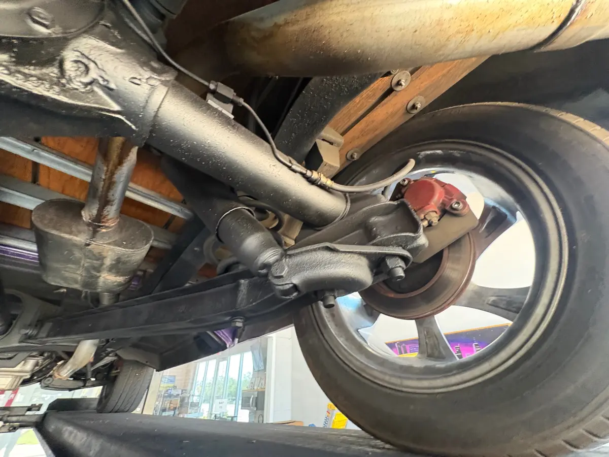 Vehicle photo 43