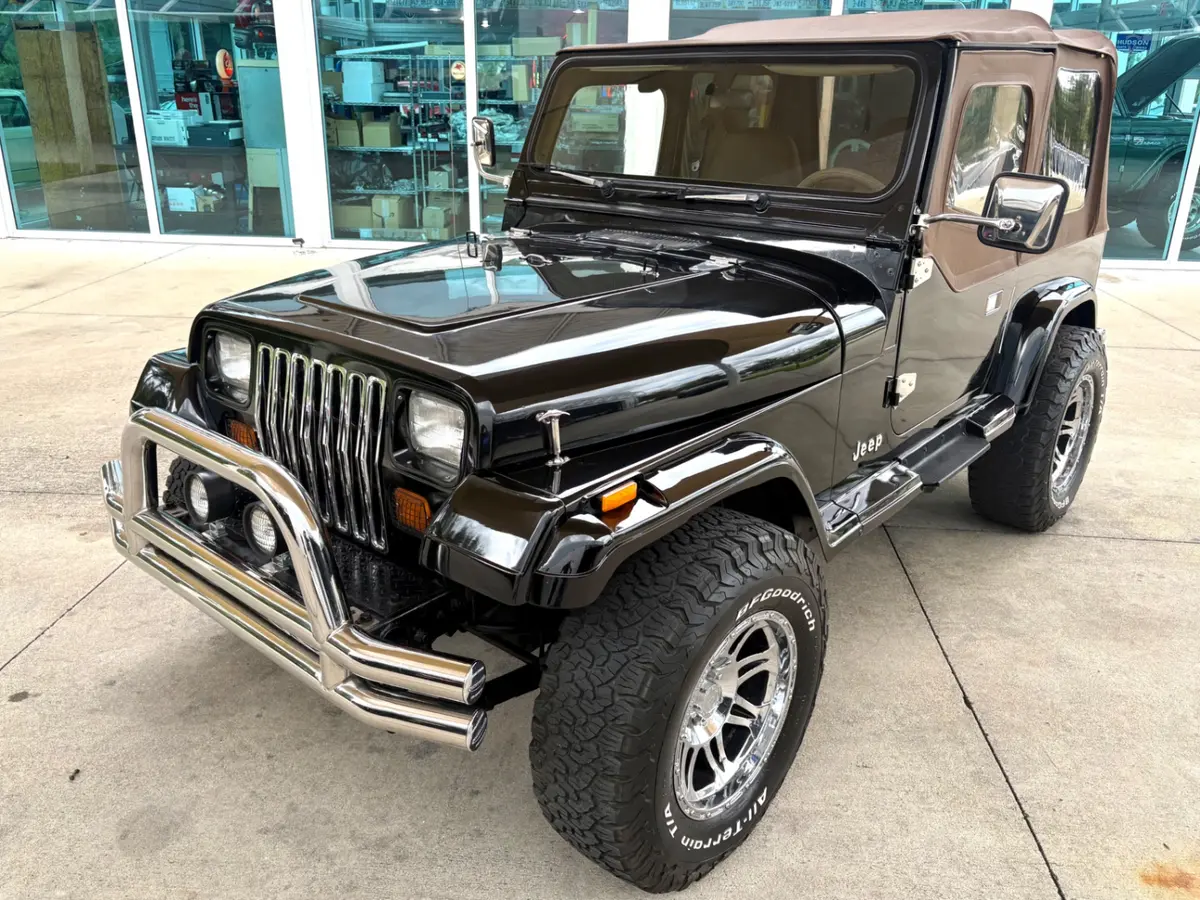 Vehicle photo 20