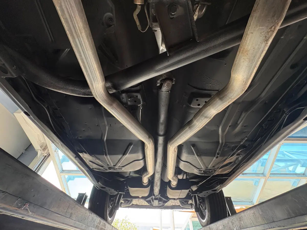 Vehicle photo 52