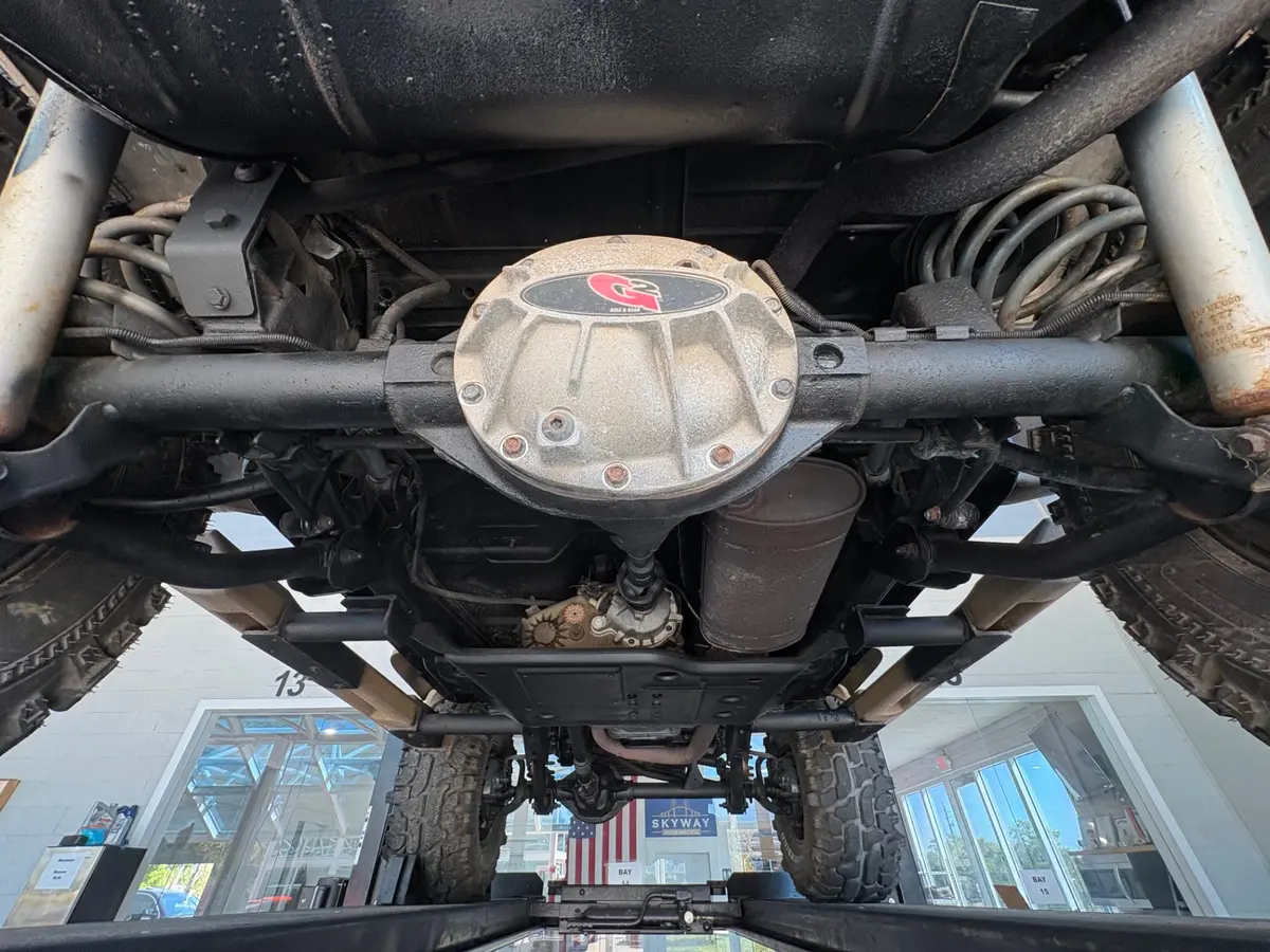 Vehicle photo 42