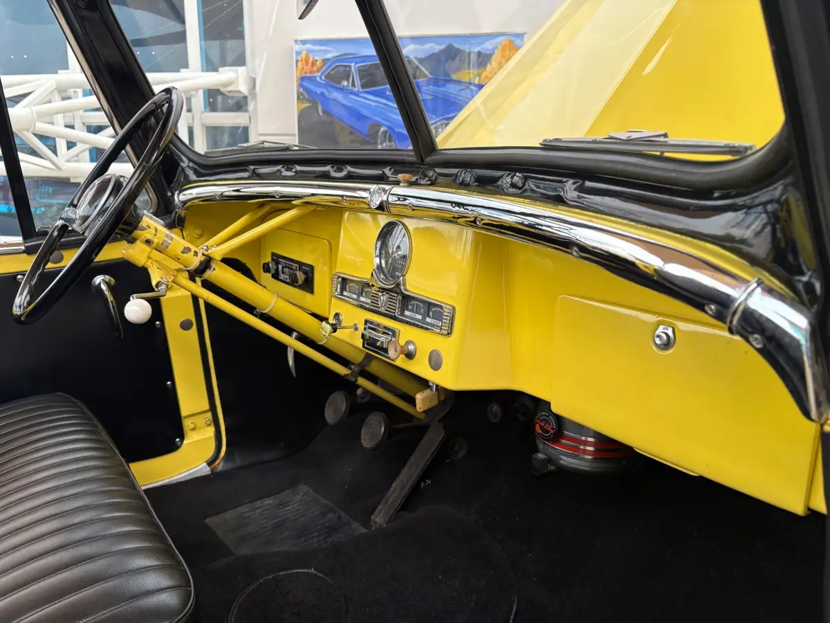 Vehicle photo 41