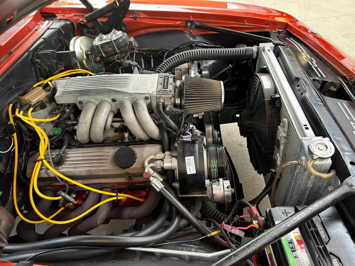 Vehicle photo 28