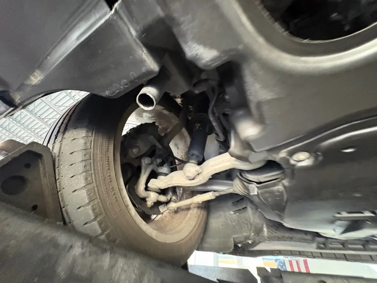 Vehicle photo 49