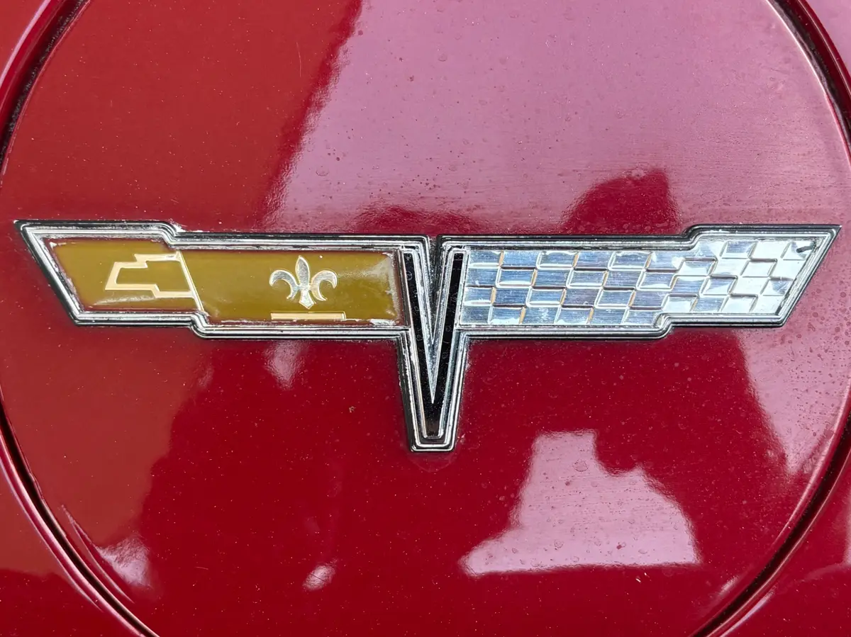 Vehicle photo 22