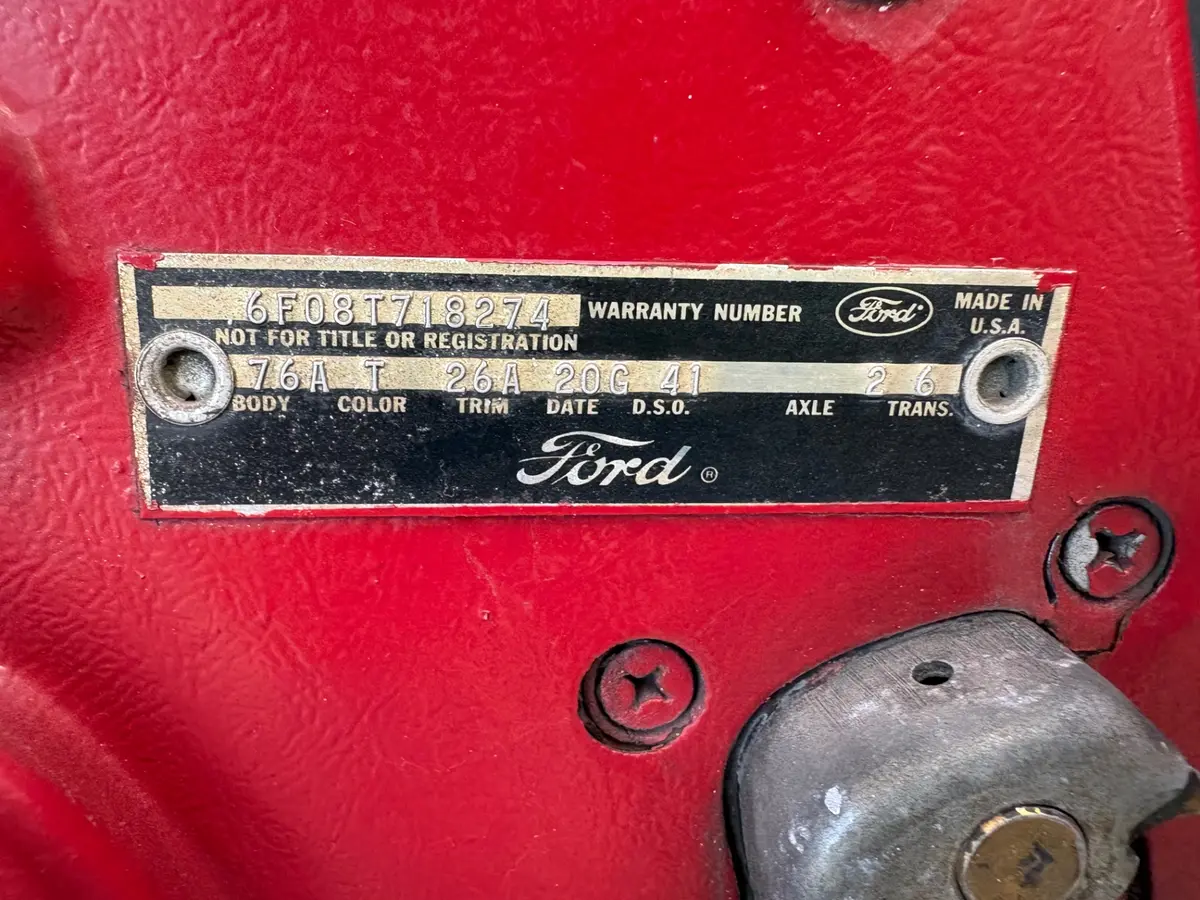 Vehicle photo 26
