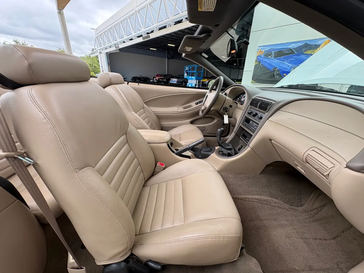 Vehicle photo 47