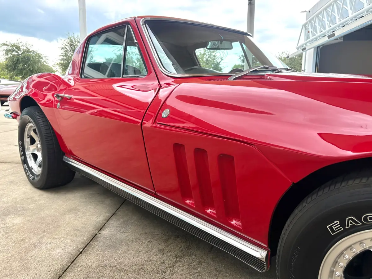 Vehicle photo 18