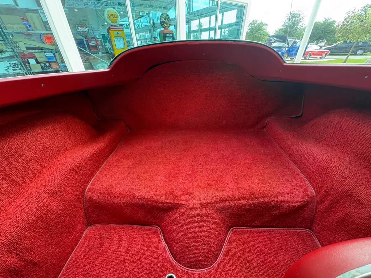 Vehicle photo 37