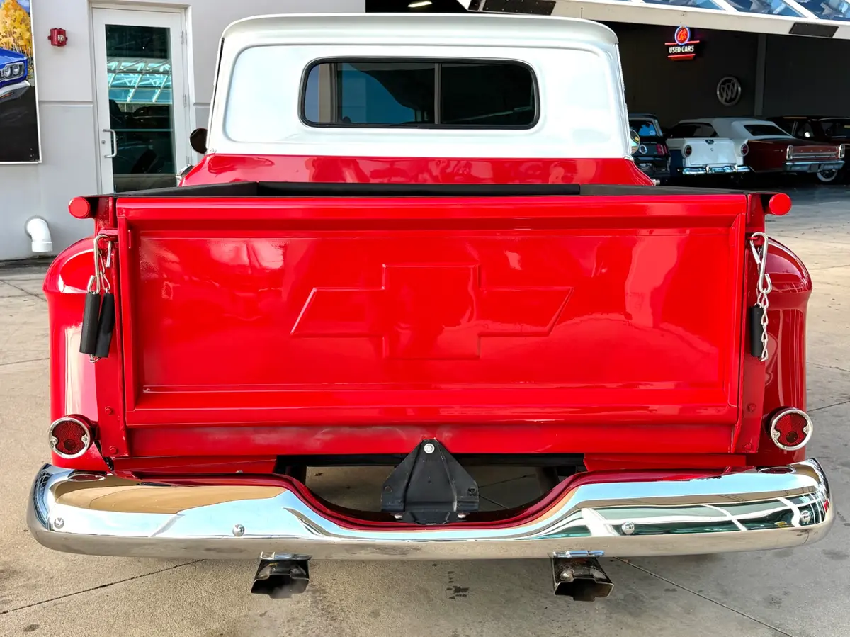 Vehicle photo 7
