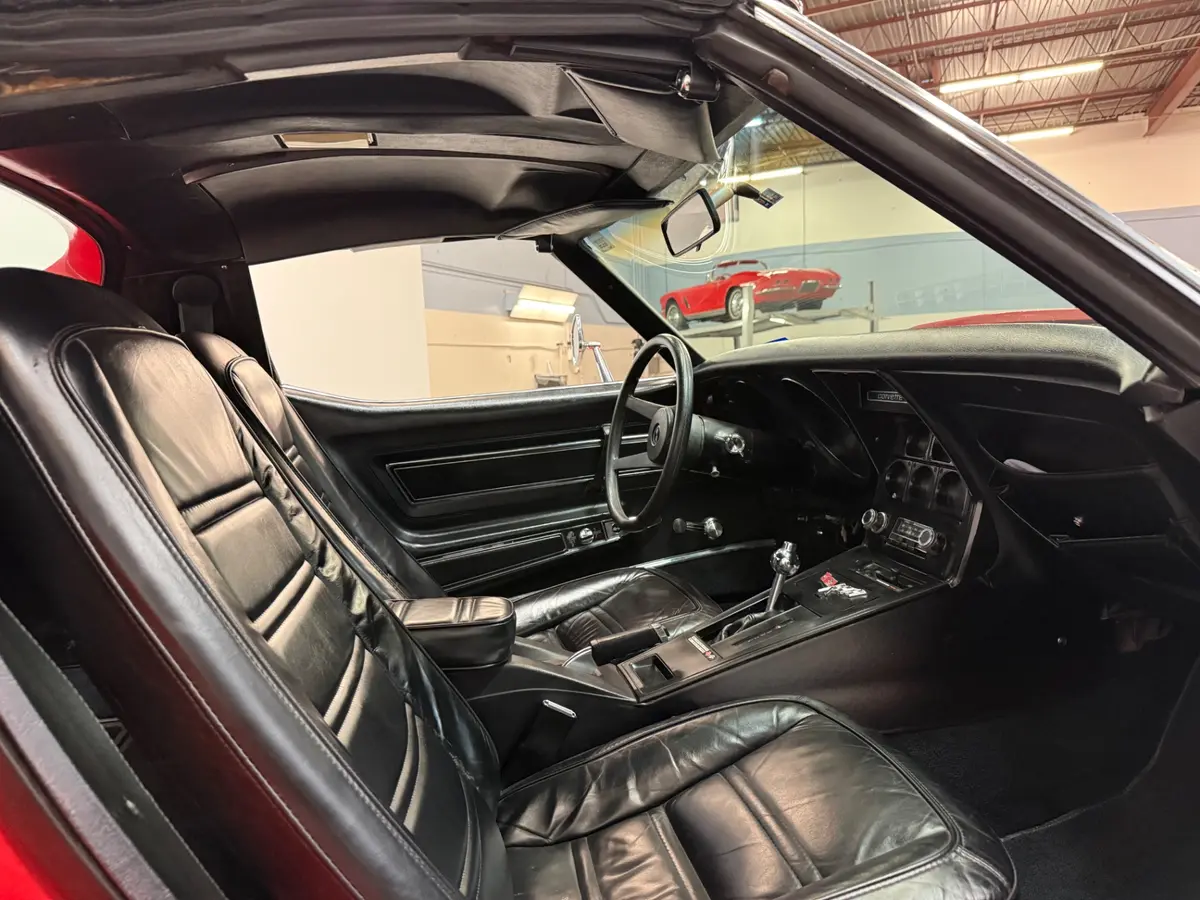 Vehicle photo 29