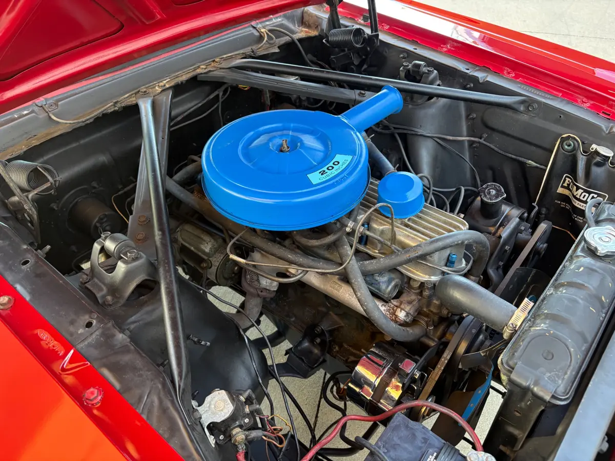 Vehicle photo 28