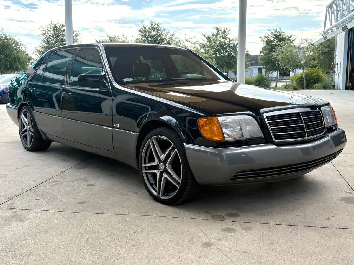 Vehicle photo 4