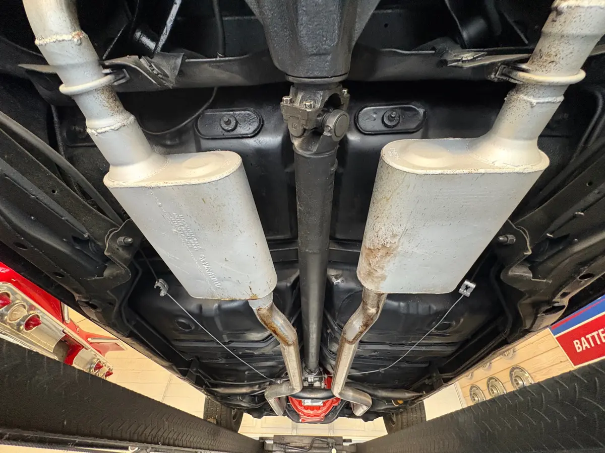 Vehicle photo 111