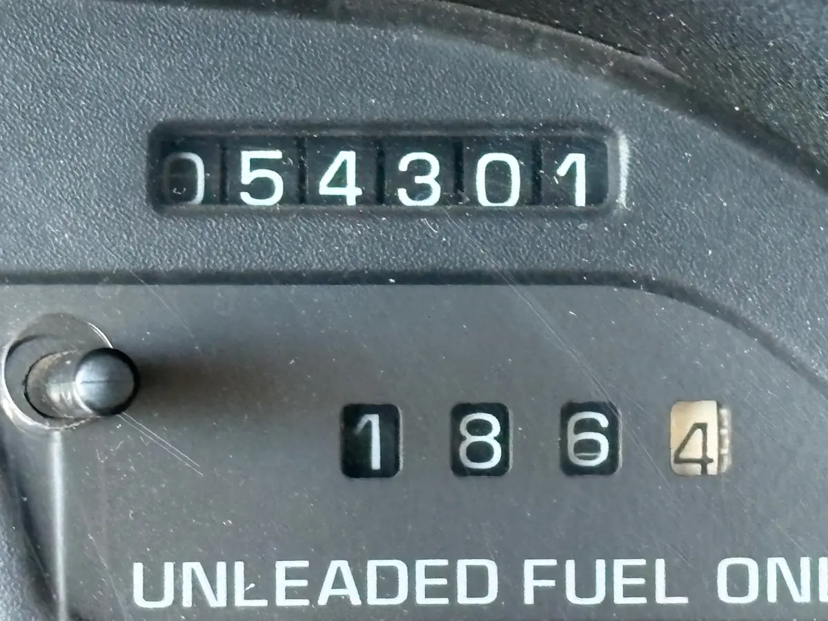 Vehicle photo 25