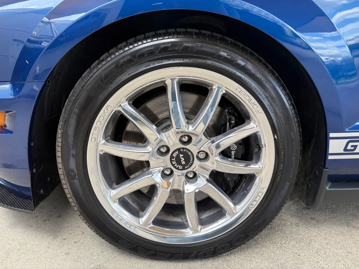 Vehicle photo 21