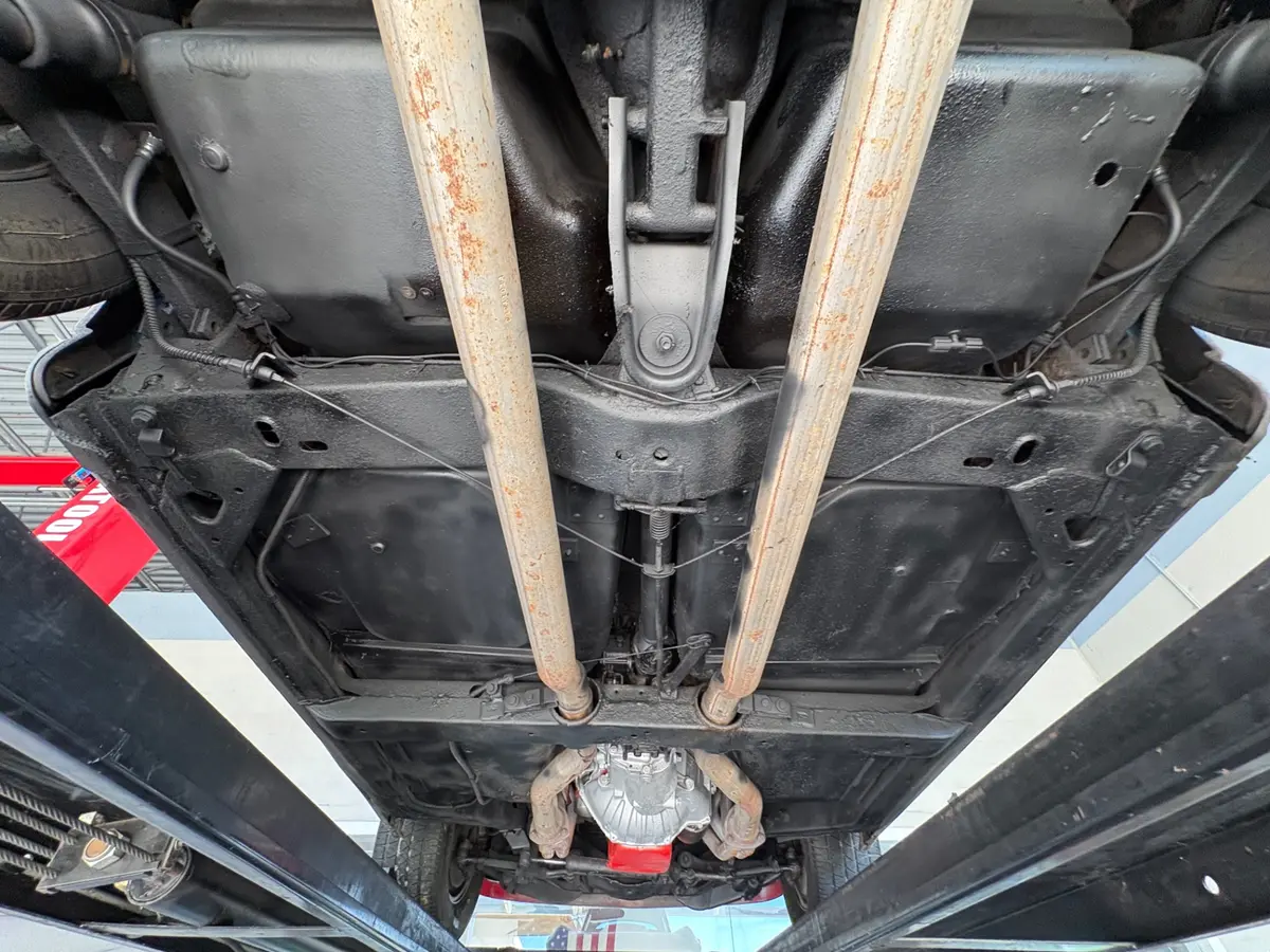 Vehicle photo 52