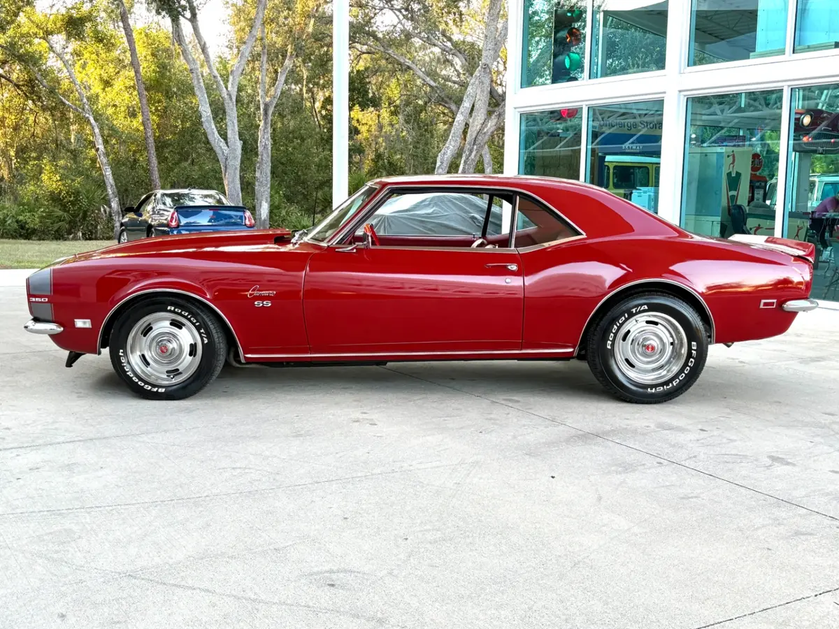 Vehicle photo 11
