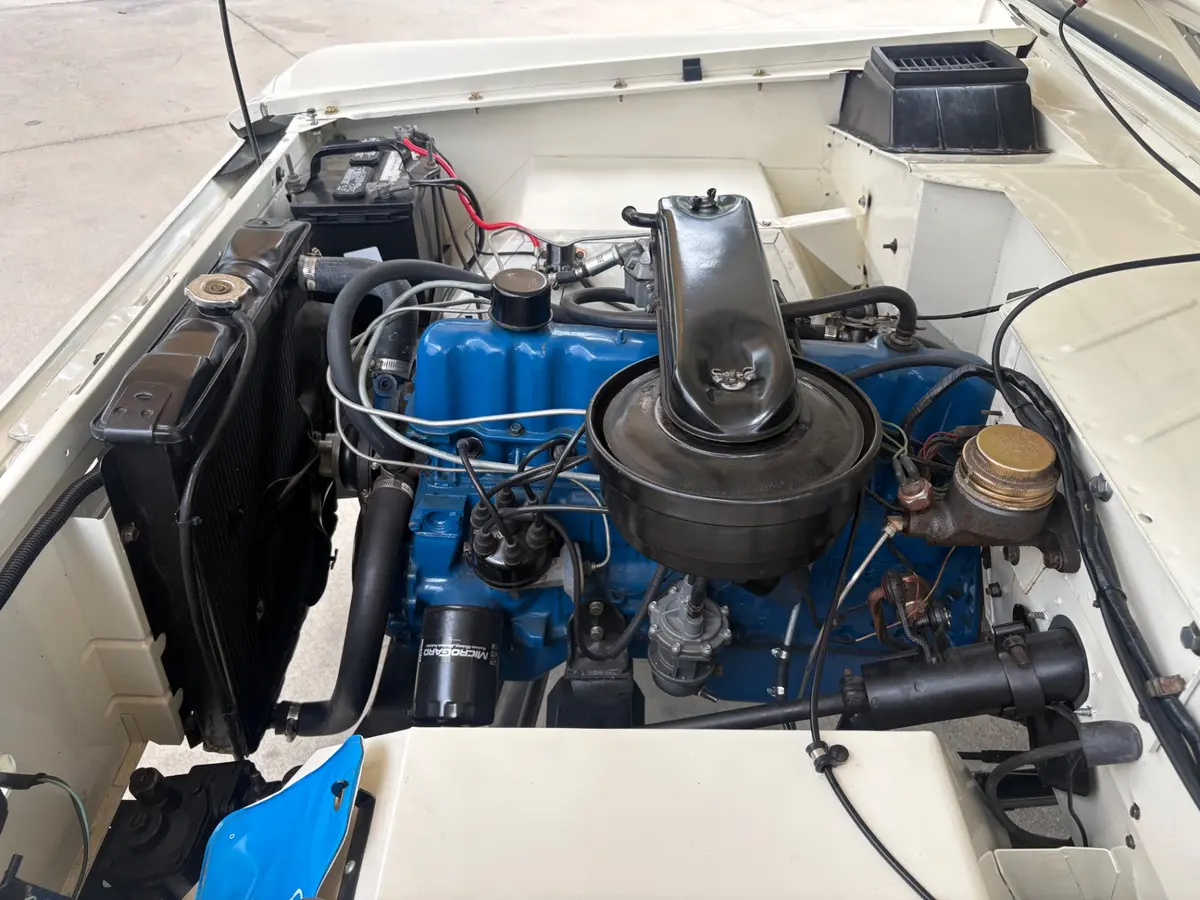 Vehicle photo 29