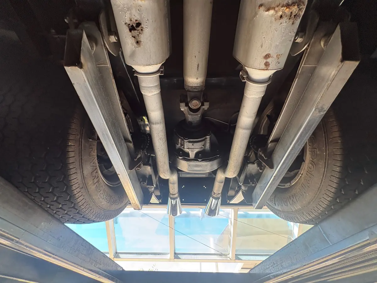 Vehicle photo 56