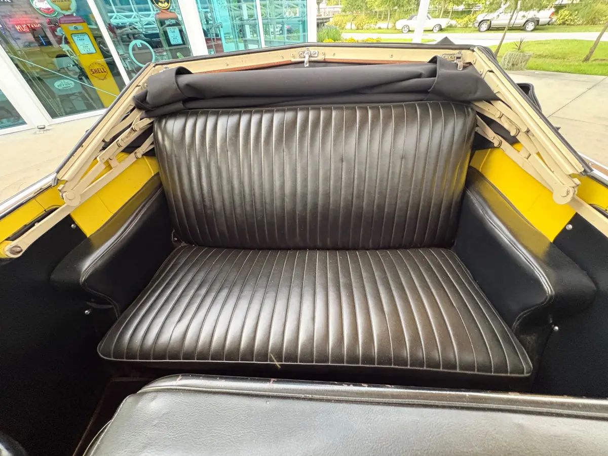 Vehicle photo 37
