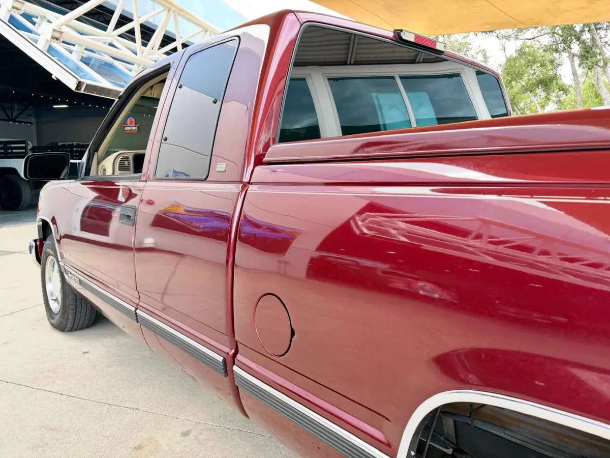 Vehicle photo 14