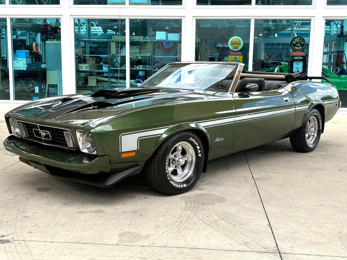 Vehicle photo 11