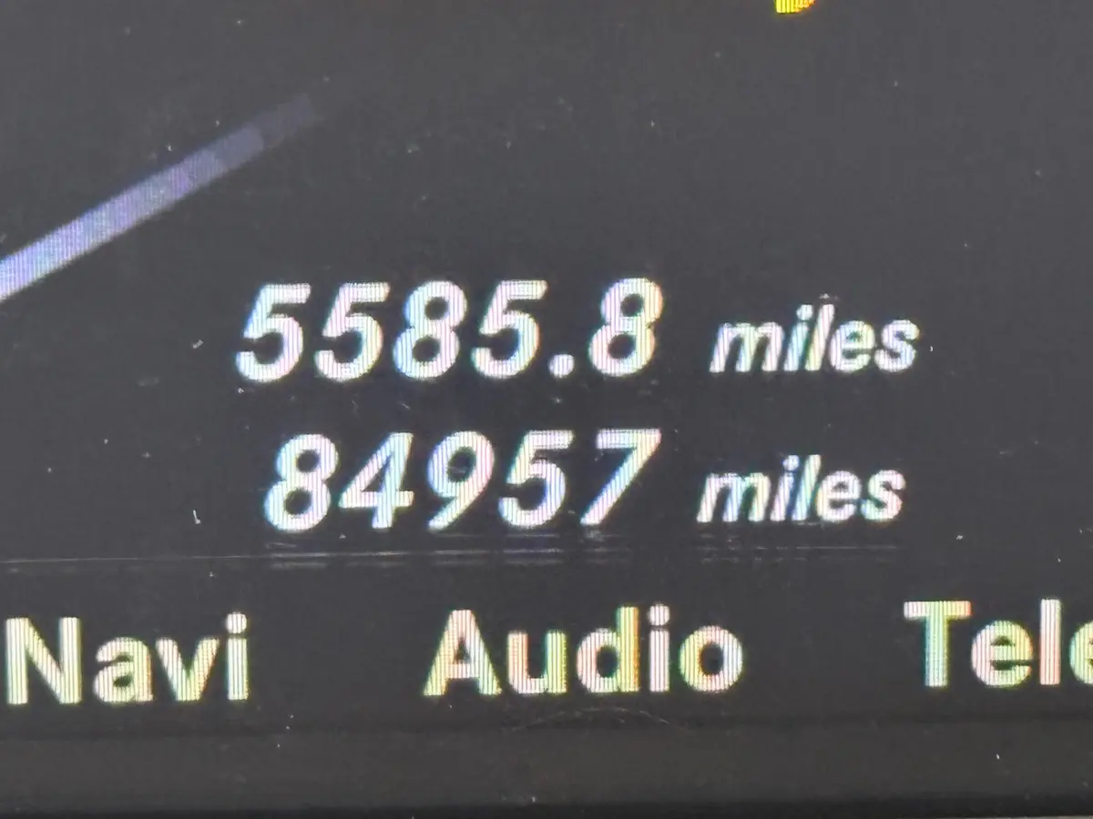 Vehicle photo 23