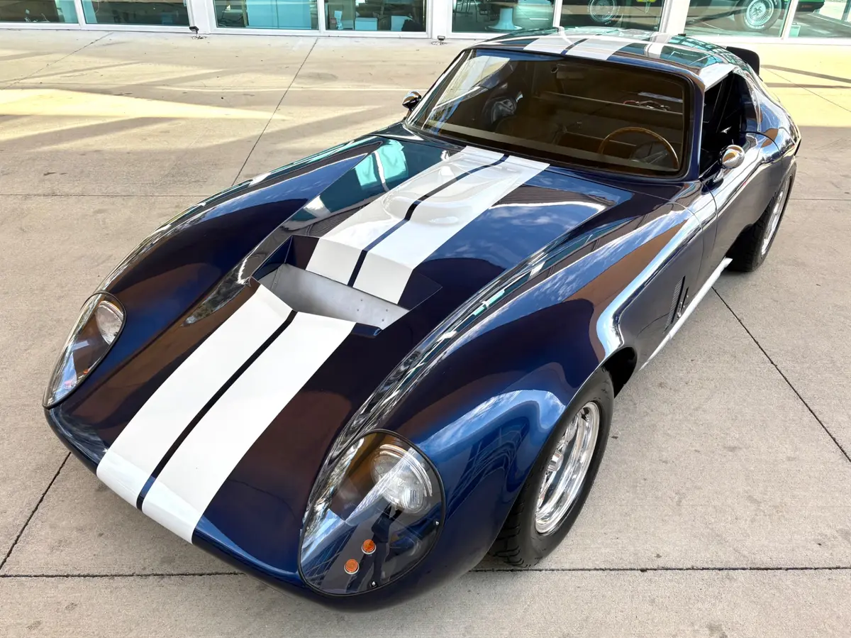 Vehicle photo 21
