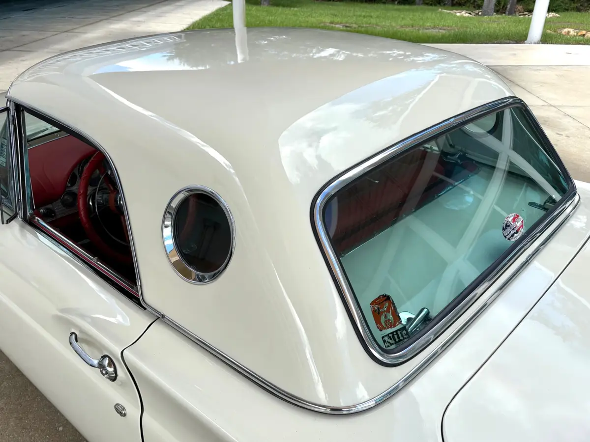 Vehicle photo 26