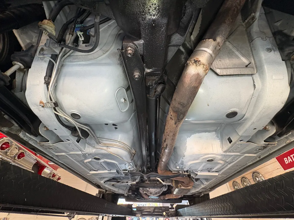 Vehicle photo 35