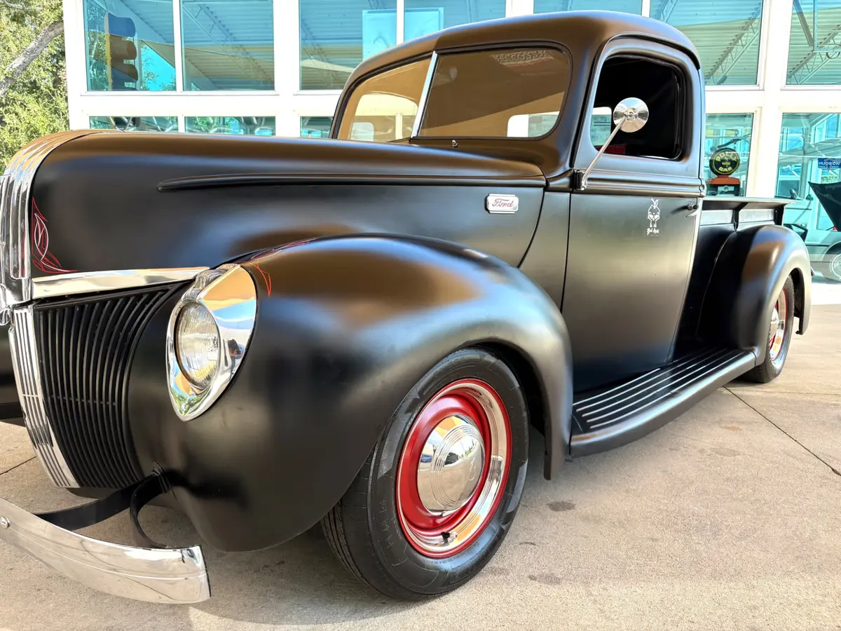 Vehicle photo 12