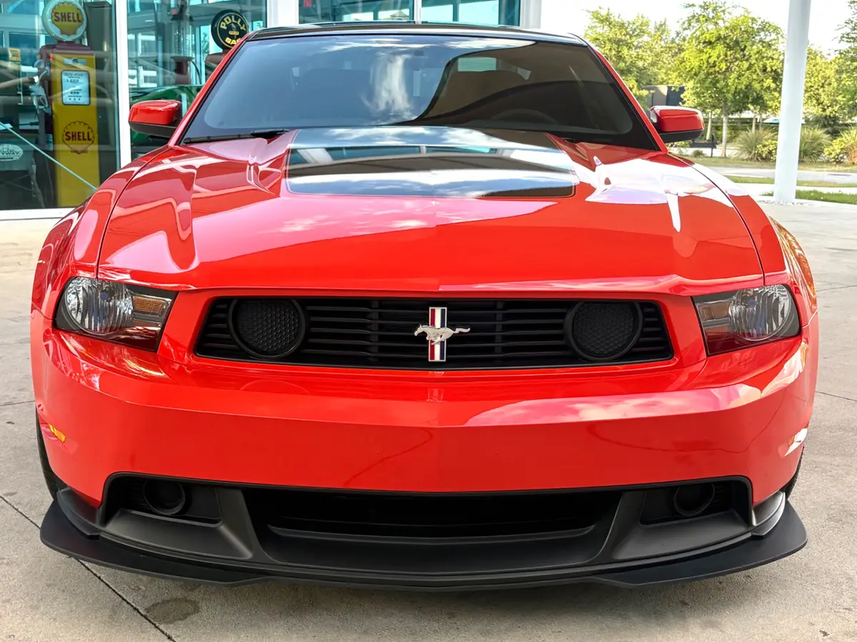Vehicle photo 2