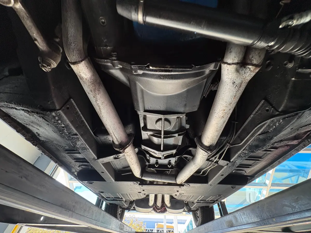 Vehicle photo 57