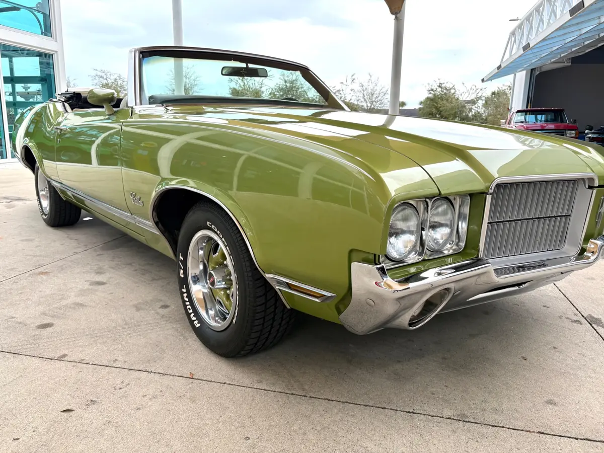 Vehicle photo 19