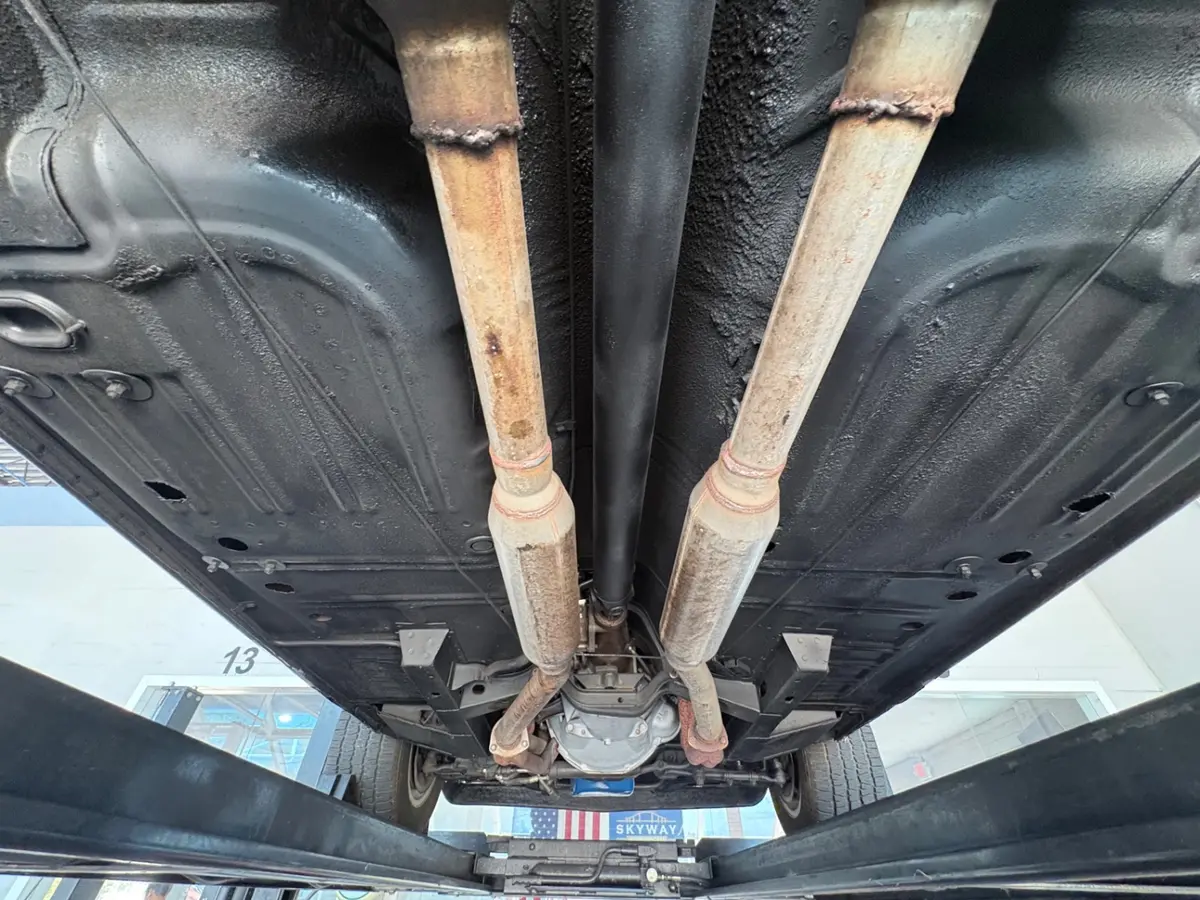 Vehicle photo 46
