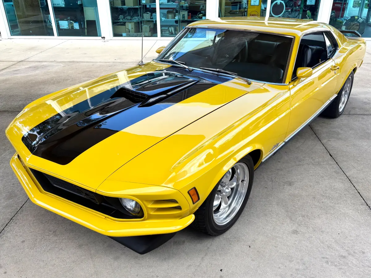 Vehicle photo 20
